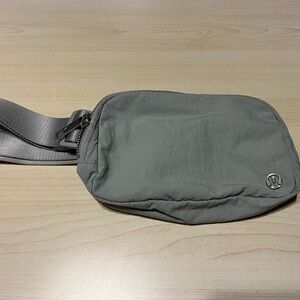 LULULEMON EVERYWHERE BELT BAG